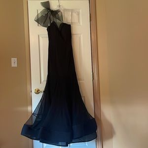 SHERRI HILL BRAND NEW BLACK EVENING GOWN